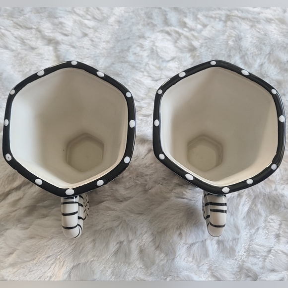 Studio Designworks - Set of 2 Tea Cups With Saucers - Picture 10 of 16